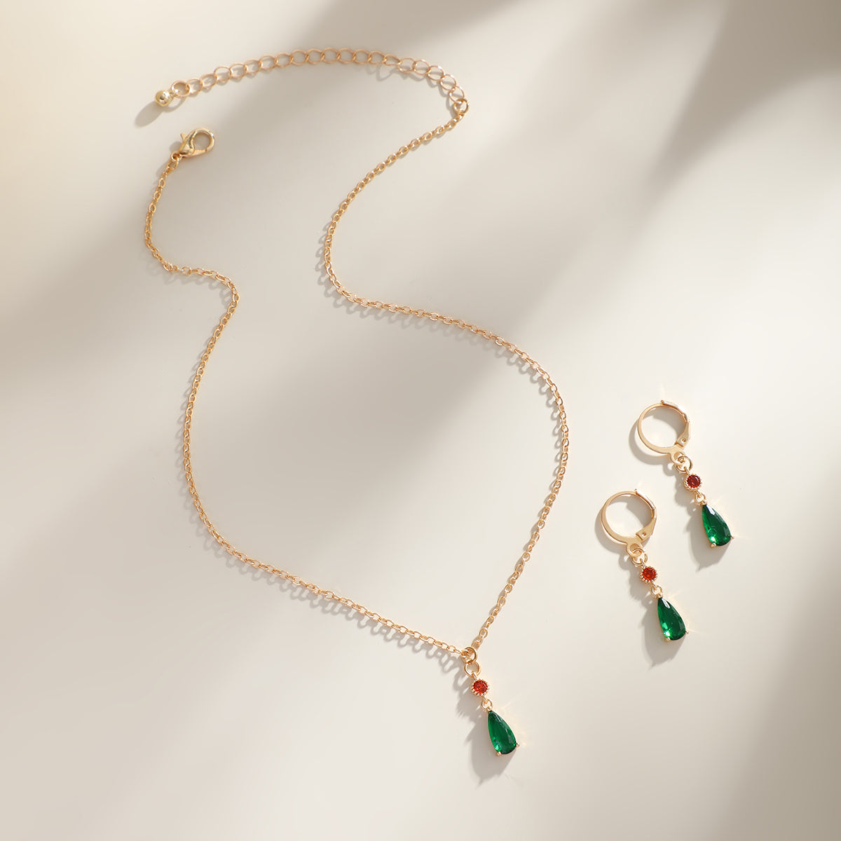 Aria Green Zircon Crystal Pendant Choker Necklace