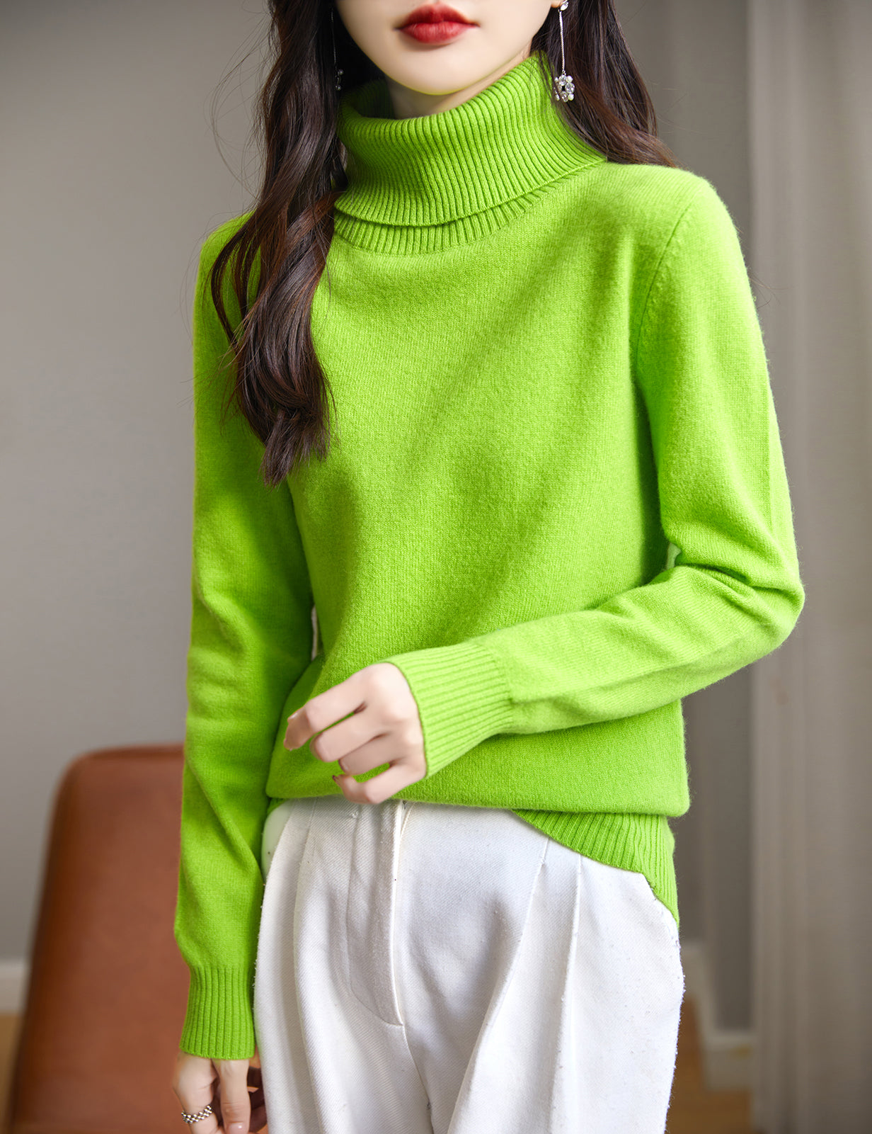 Sophie Woman Long Sleeve Sweater
