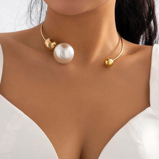 Diane Big White Pearl Choker Necklace