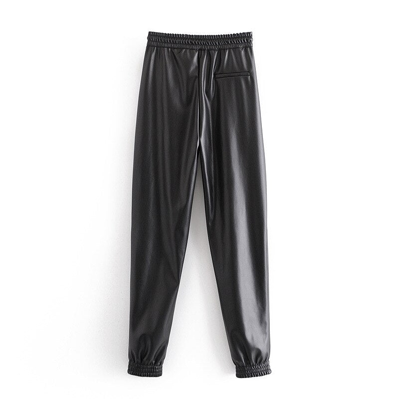 Elise Pu Leather Pockets Pants Outfit