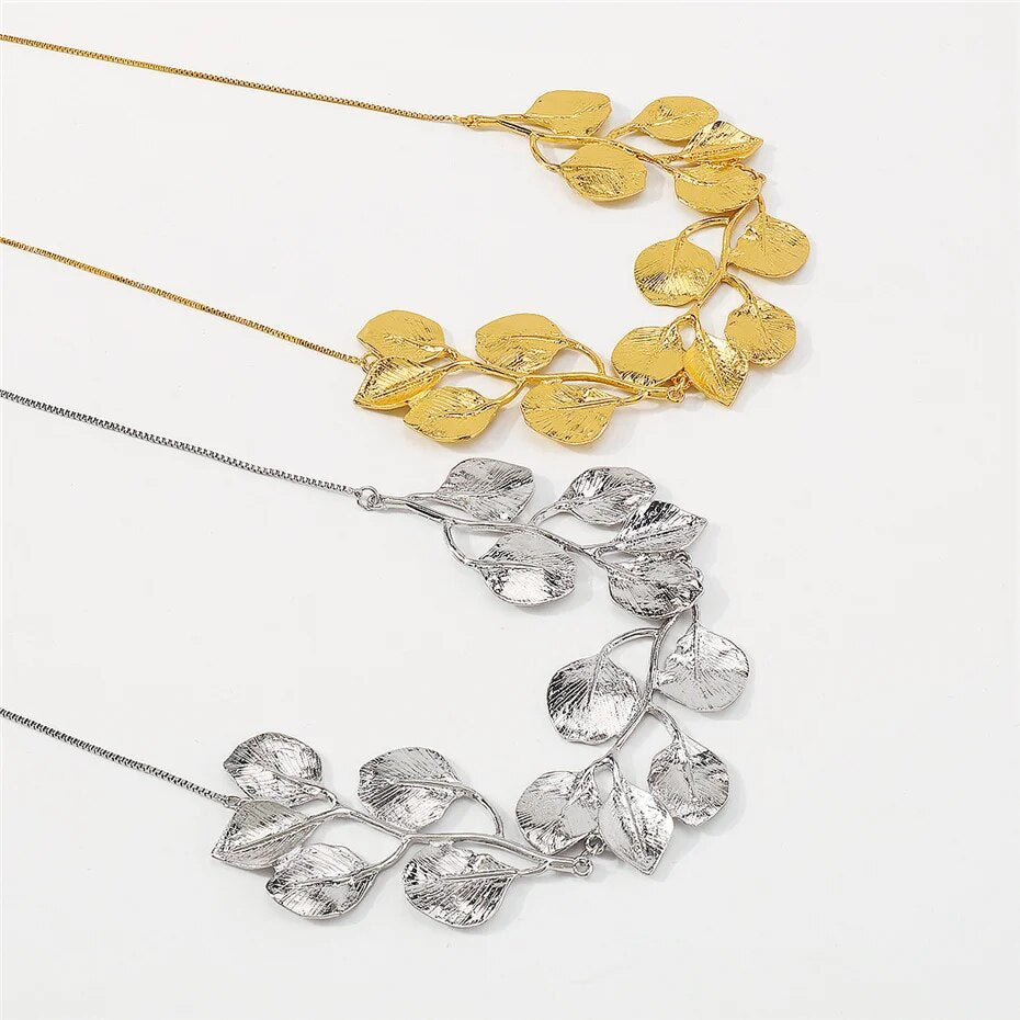 Сhris Exaggerated Leaf Pendant Choker Necklace
