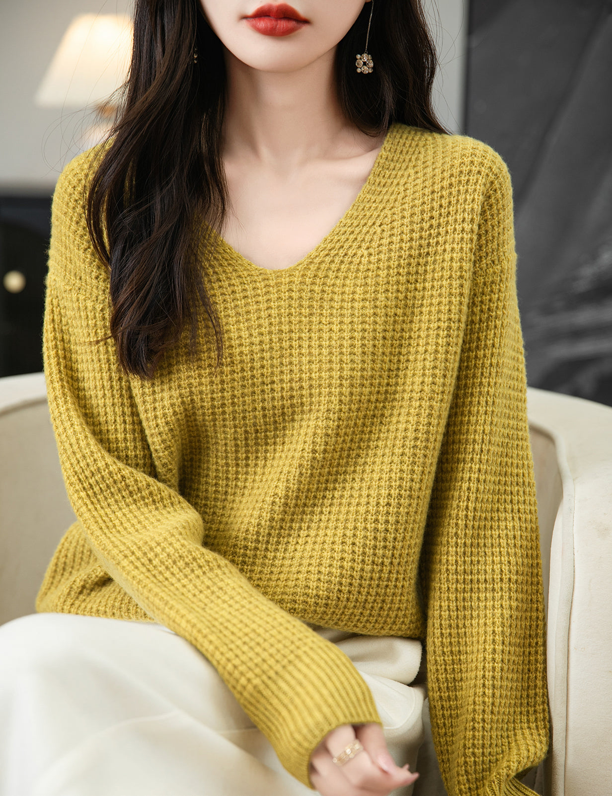 Peggy Woman V Neck Long Sleeve Sweater