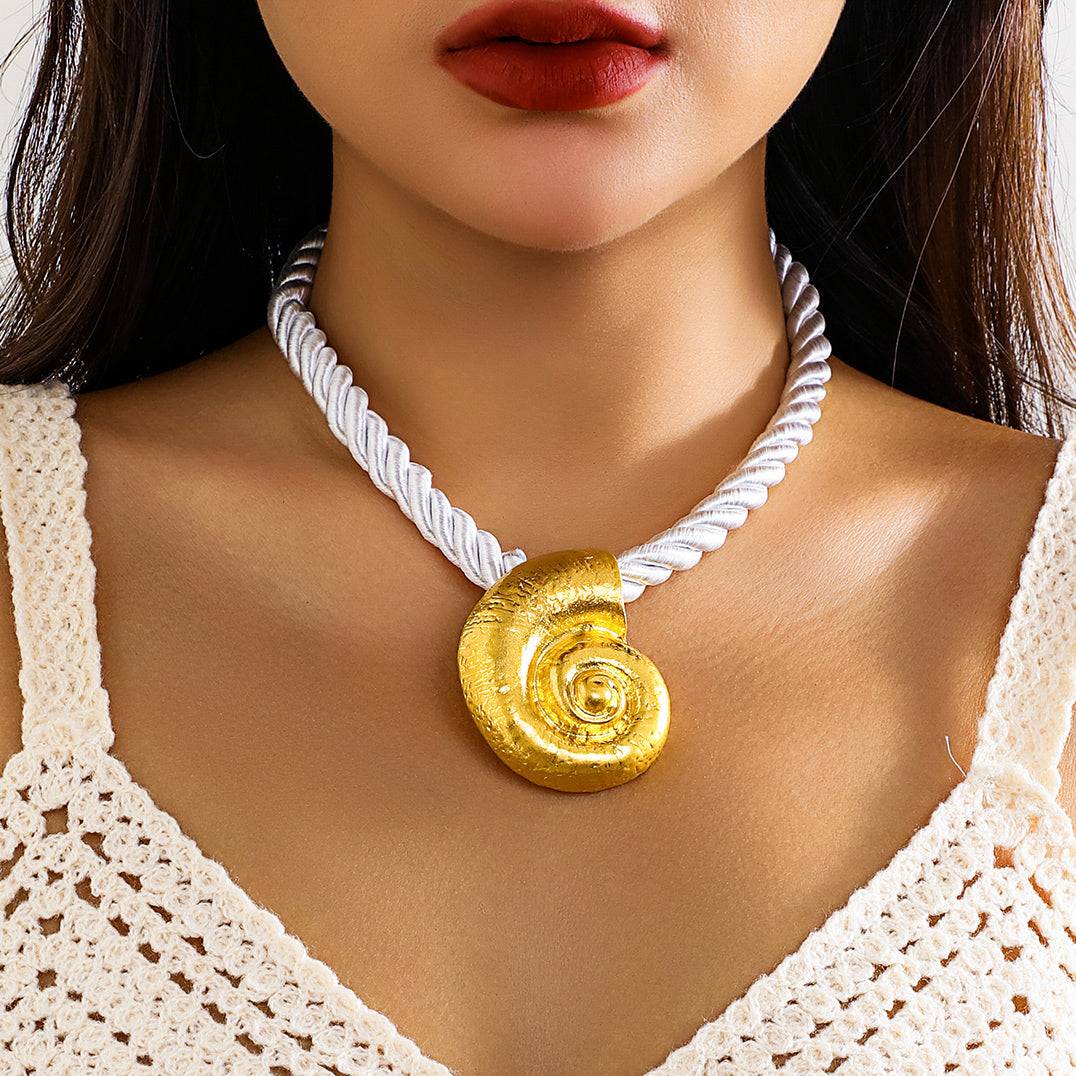 Cindy Big Conch Snail Pendant Choker Necklace