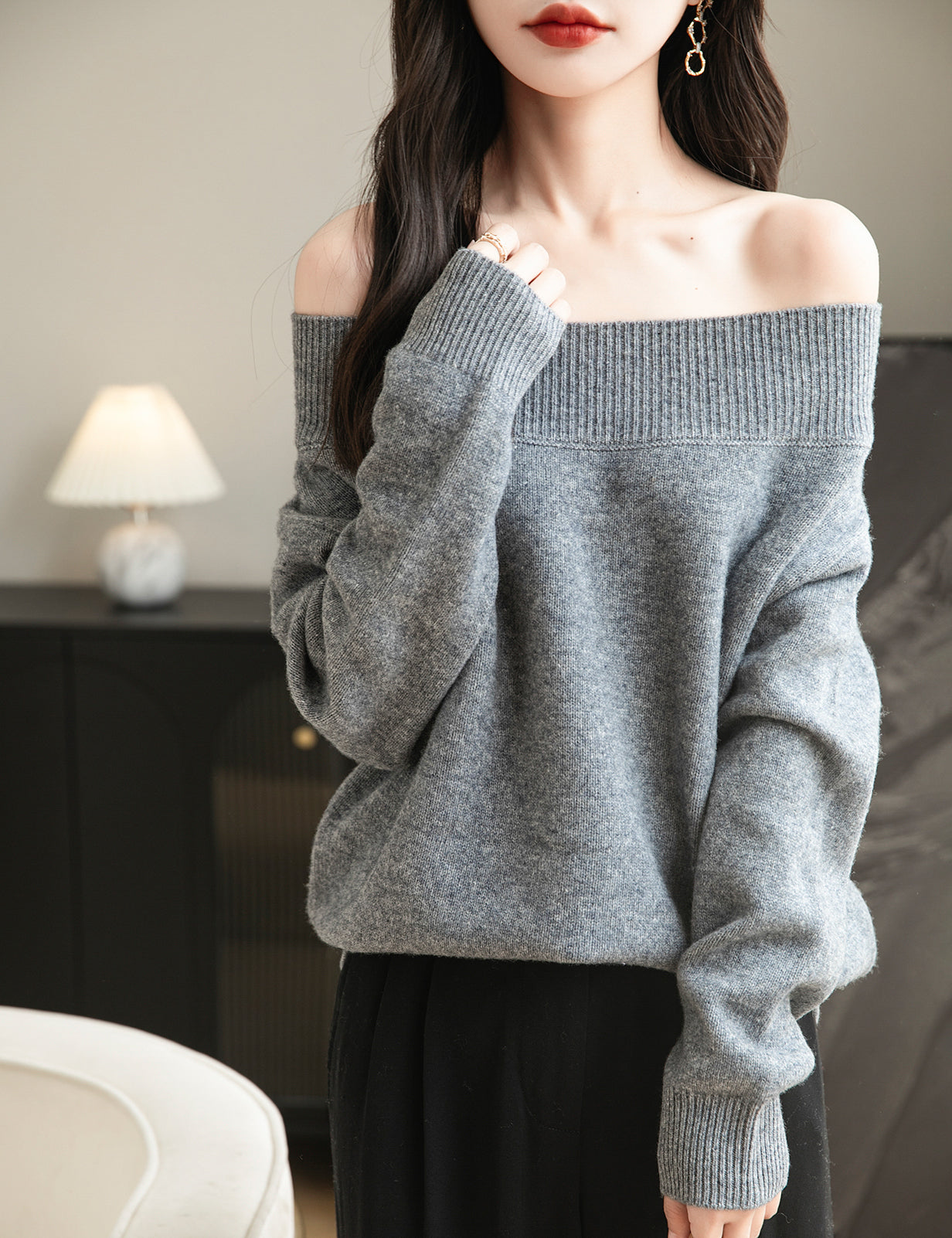 Patsy Woman Off Shoulder Long Sleeve Sweater
