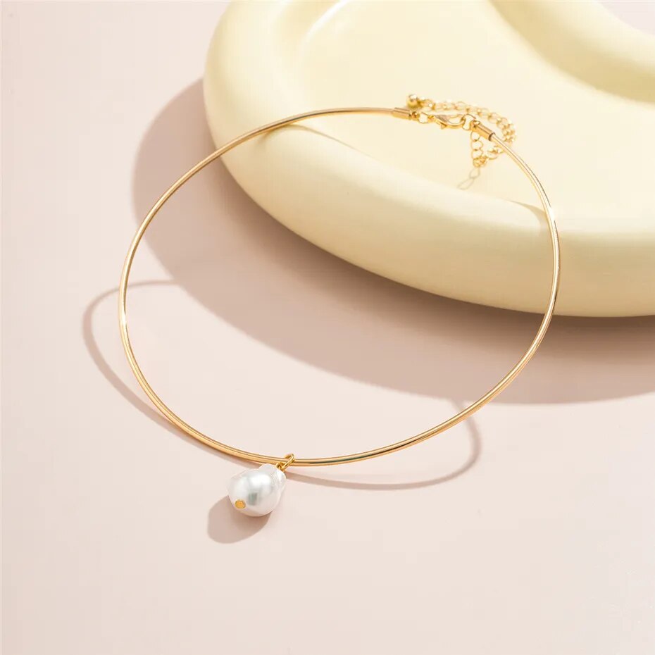 Nicole Pearl Pendant Torques Choker Necklace