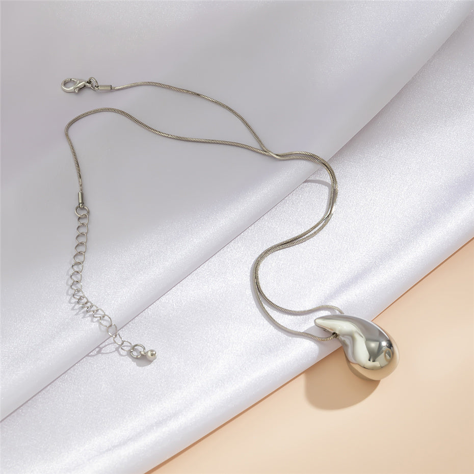 Yvonne Beans Pea Pendant Choker Necklace
