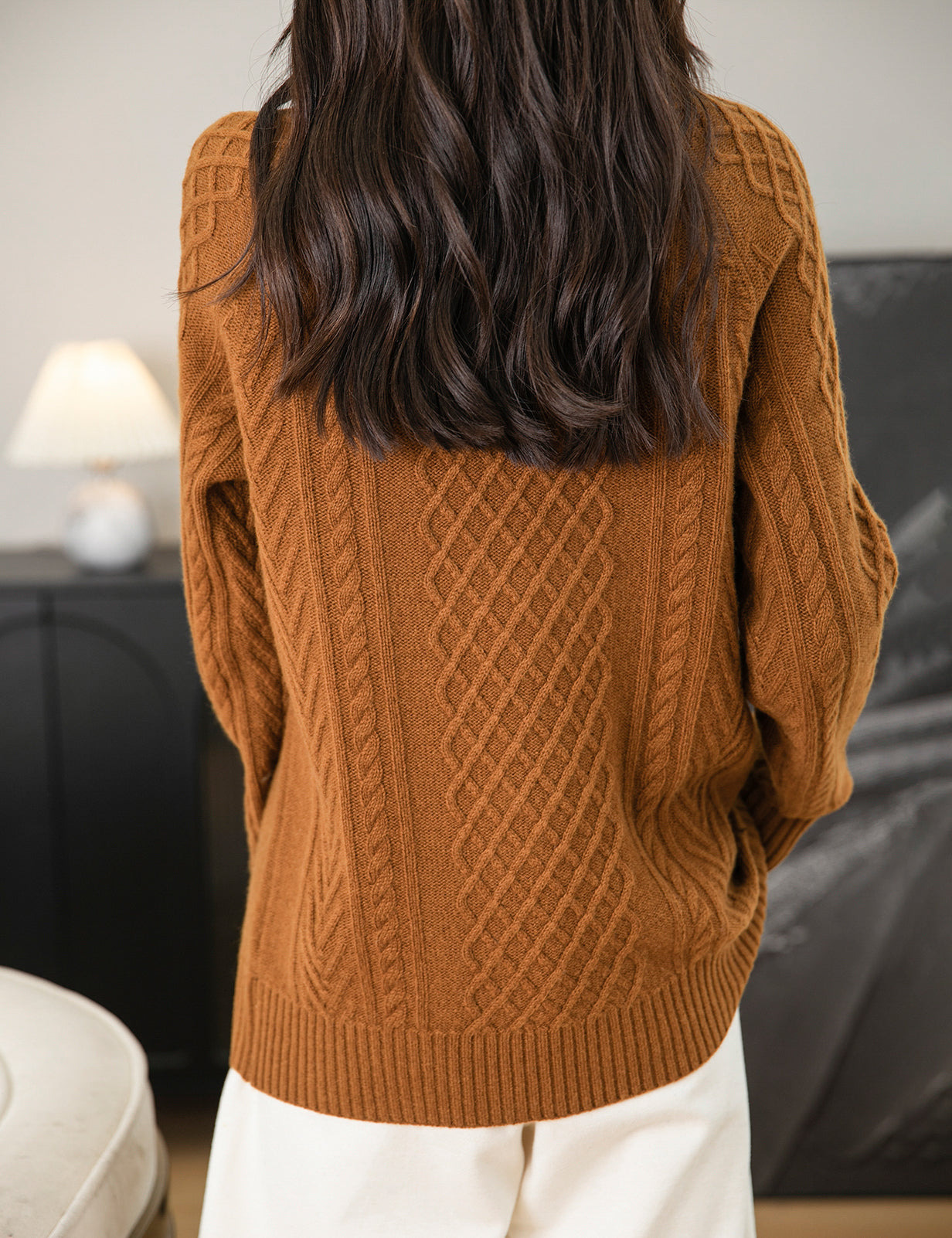 Jenny Woman Turtleneck Sweater