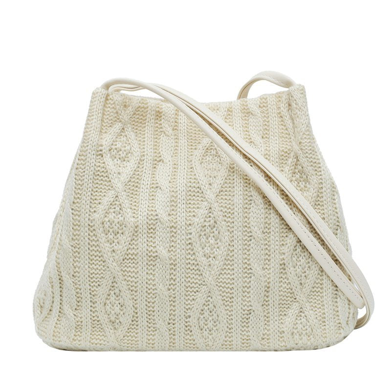 Hayley Woman Knitted Shoulder Bag