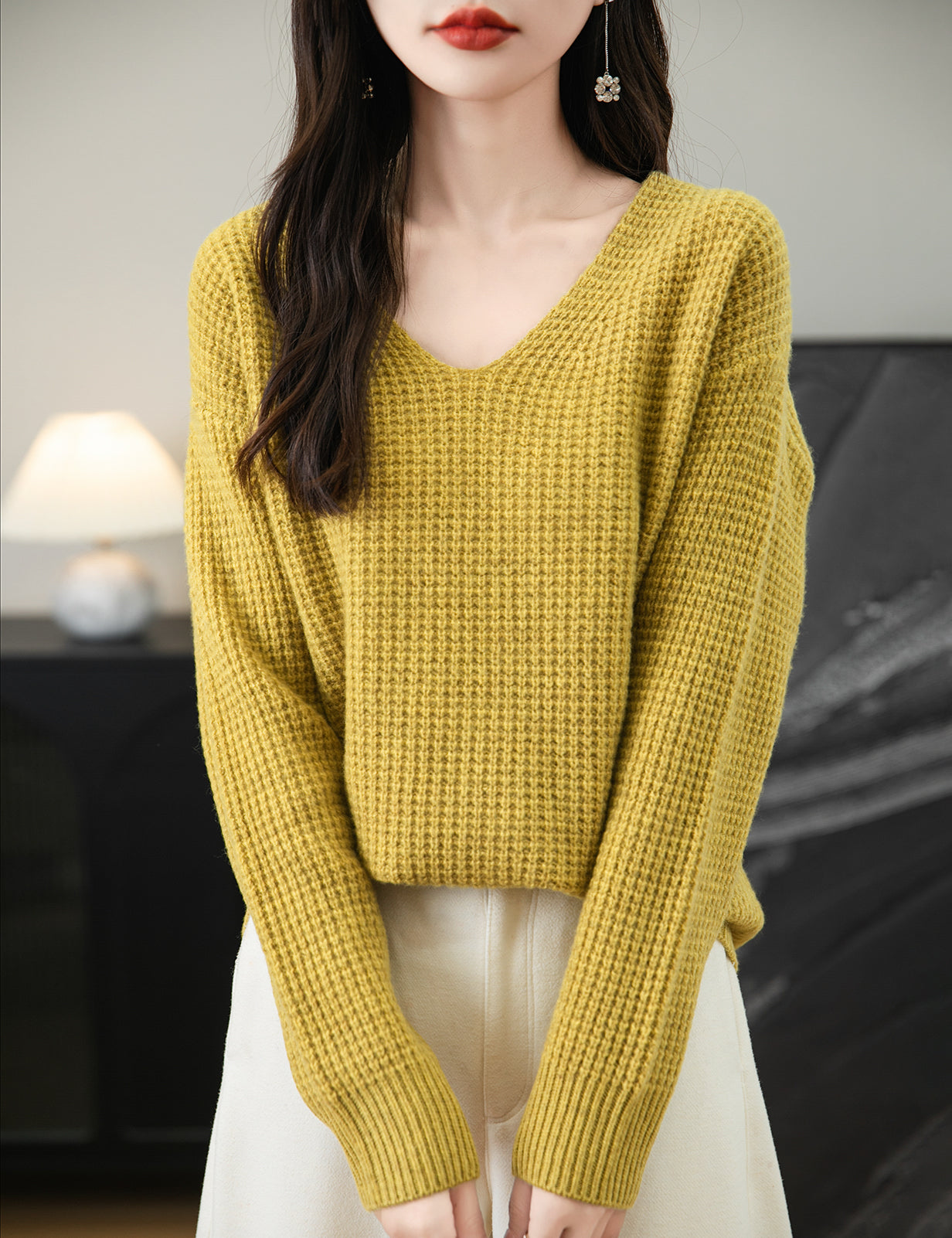 Peggy Woman V Neck Long Sleeve Sweater