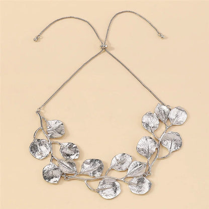 Сhris Exaggerated Leaf Pendant Choker Necklace