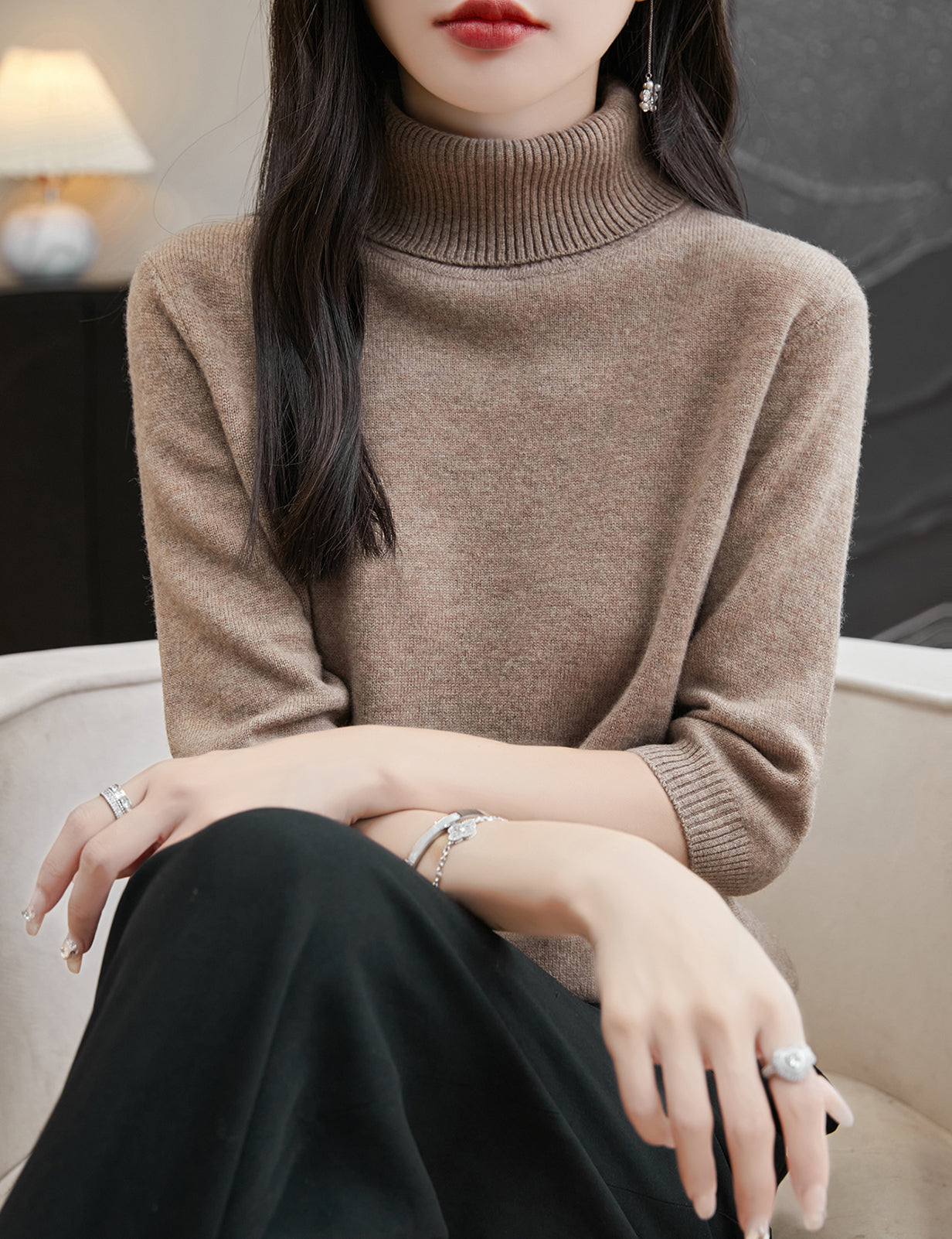 Hannah Woman Turtleneck Sweater