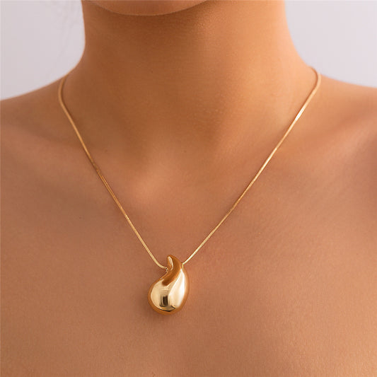 Yvonne Beans Pea Pendant Choker Necklace