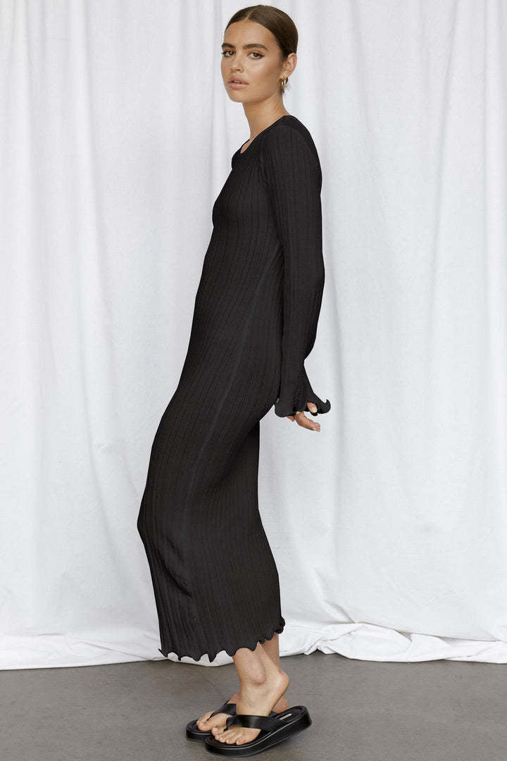 Mona O Neck Knitted Long Sleeve Maxi Dress