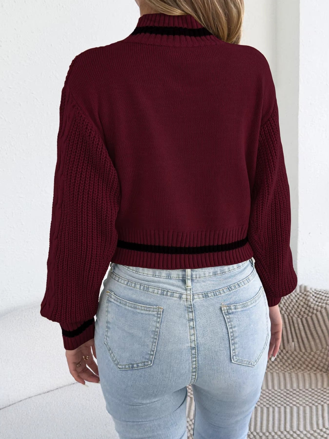 Women's Round Neck Lantern Sleeve Striped Knitted Sweater