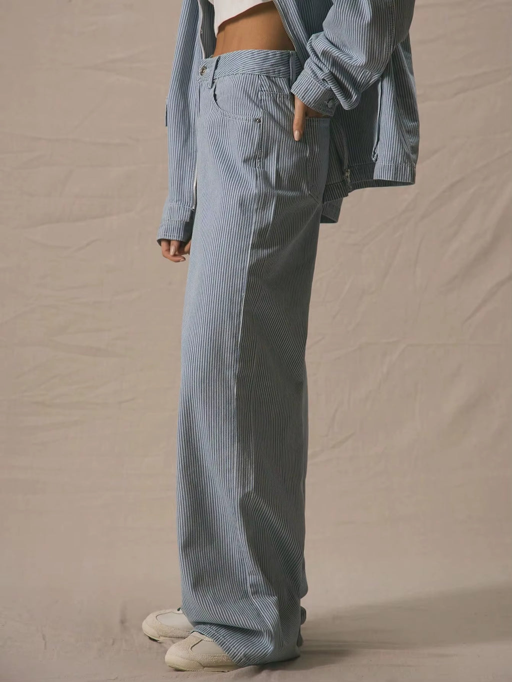 Casual & Versatile Wide Leg Blue and White Striped Jeans Outfit