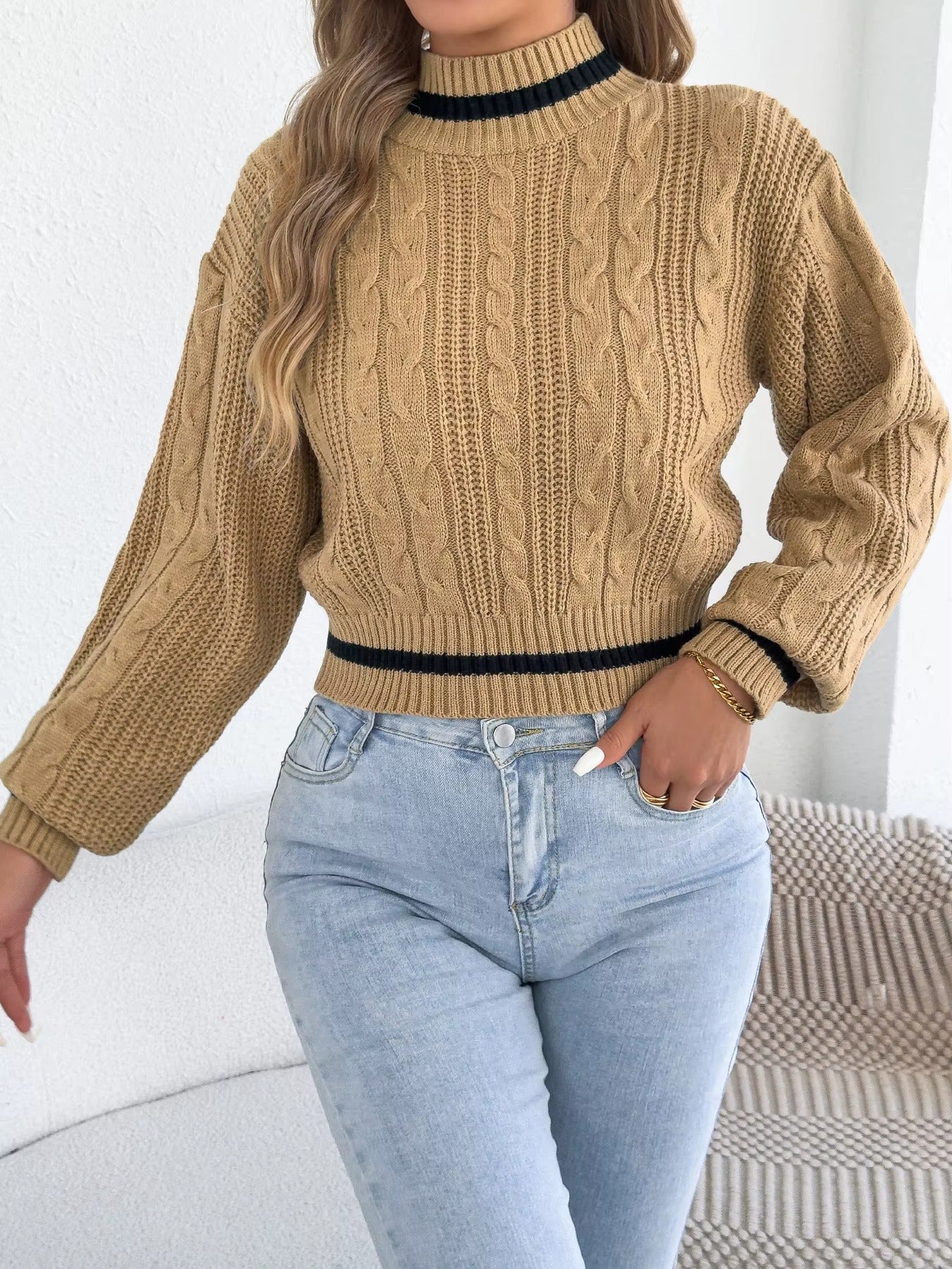 Women's Round Neck Lantern Sleeve Striped Knitted Sweater