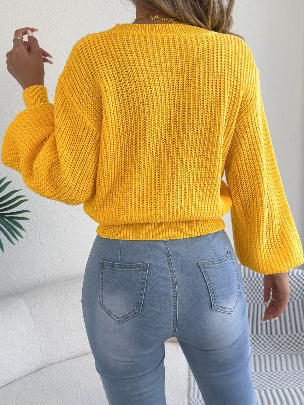 Women's Solid Color Lantern Sleeve Round Neck Knitted Sweater