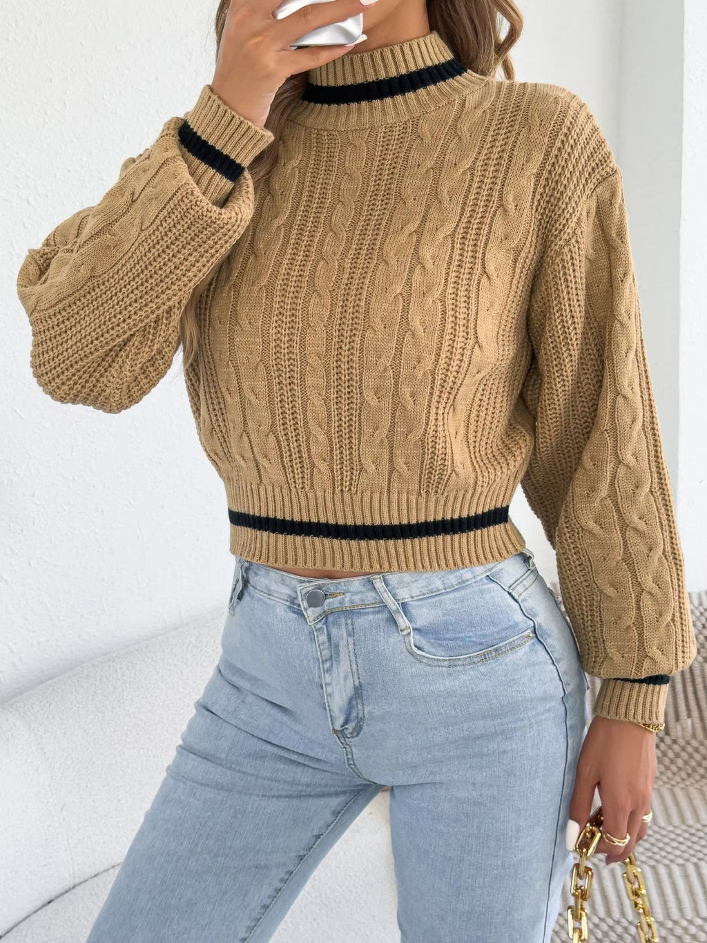 Women's Round Neck Lantern Sleeve Striped Knitted Sweater