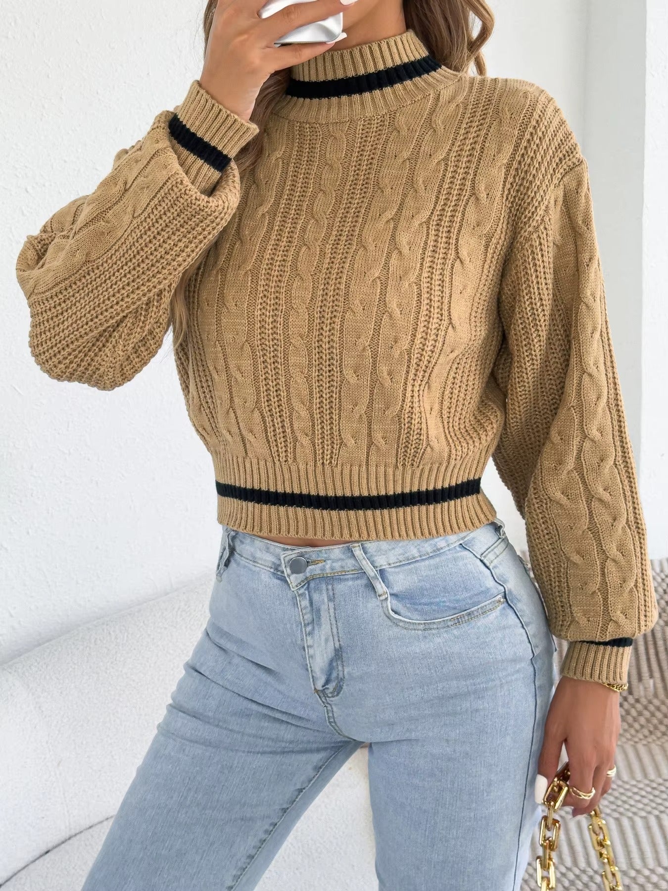 Women's Round Neck Lantern Sleeve Striped Knitted Sweater