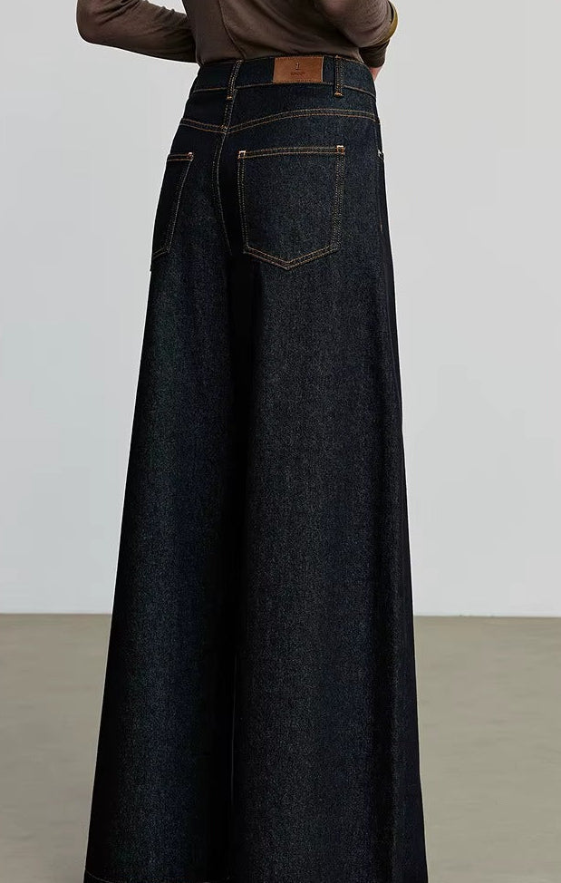 Loose Curved Banana Pants for Autumn Outfits