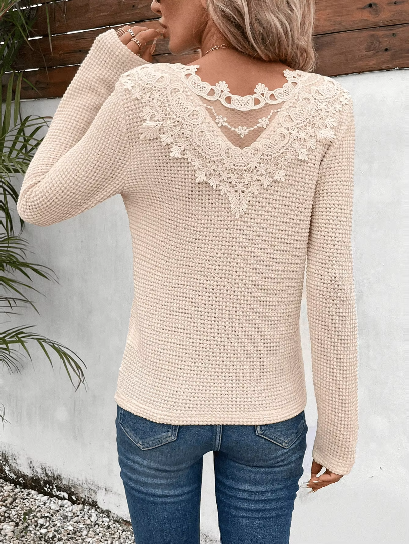 Women's Fashion Long Sleeve Round Neck Lace Patchwork Sweater