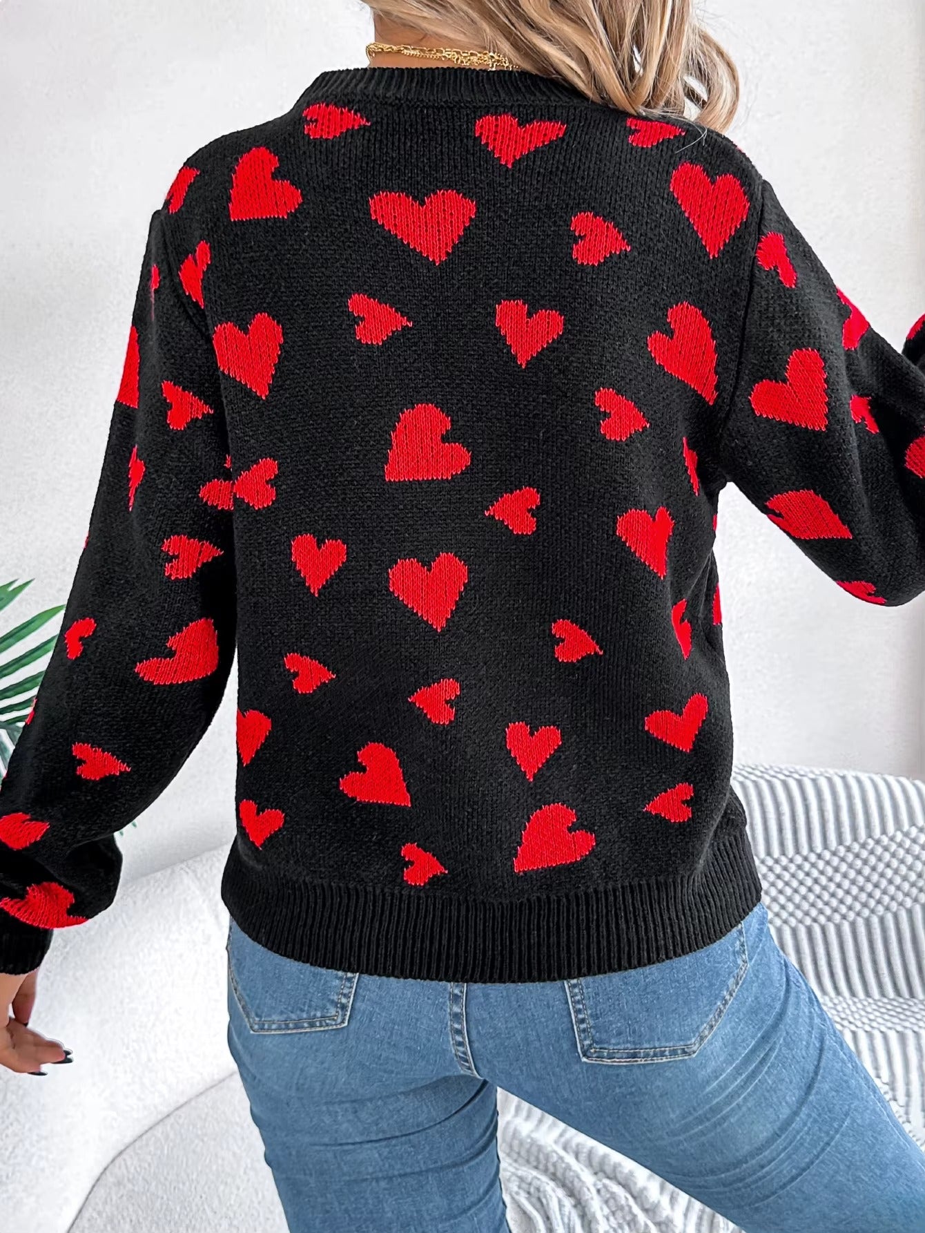 Women’s Heart Print Contrast Color Pullover Sweater