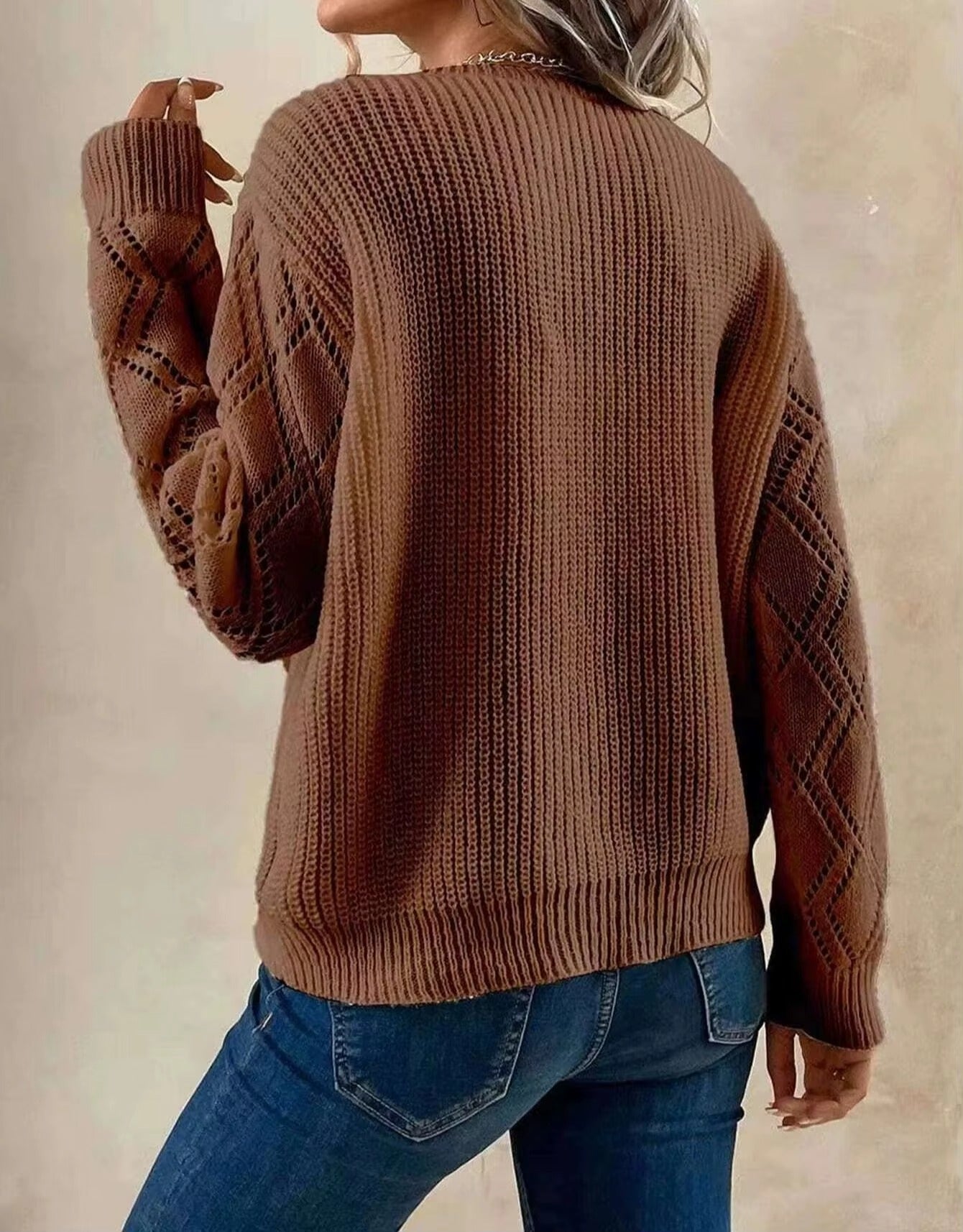 Elegant Solid V-Neck Knitted Sweater Outfit