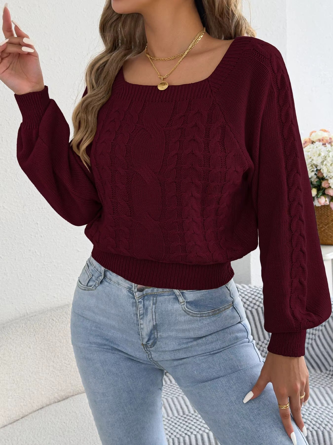 Woman Square Neck Lantern Sleeve Pullover