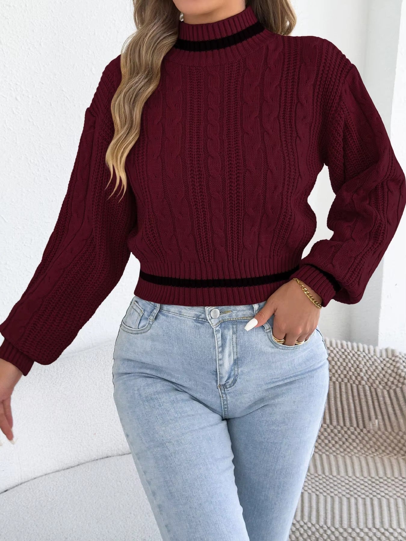 Women's Round Neck Lantern Sleeve Striped Knitted Sweater
