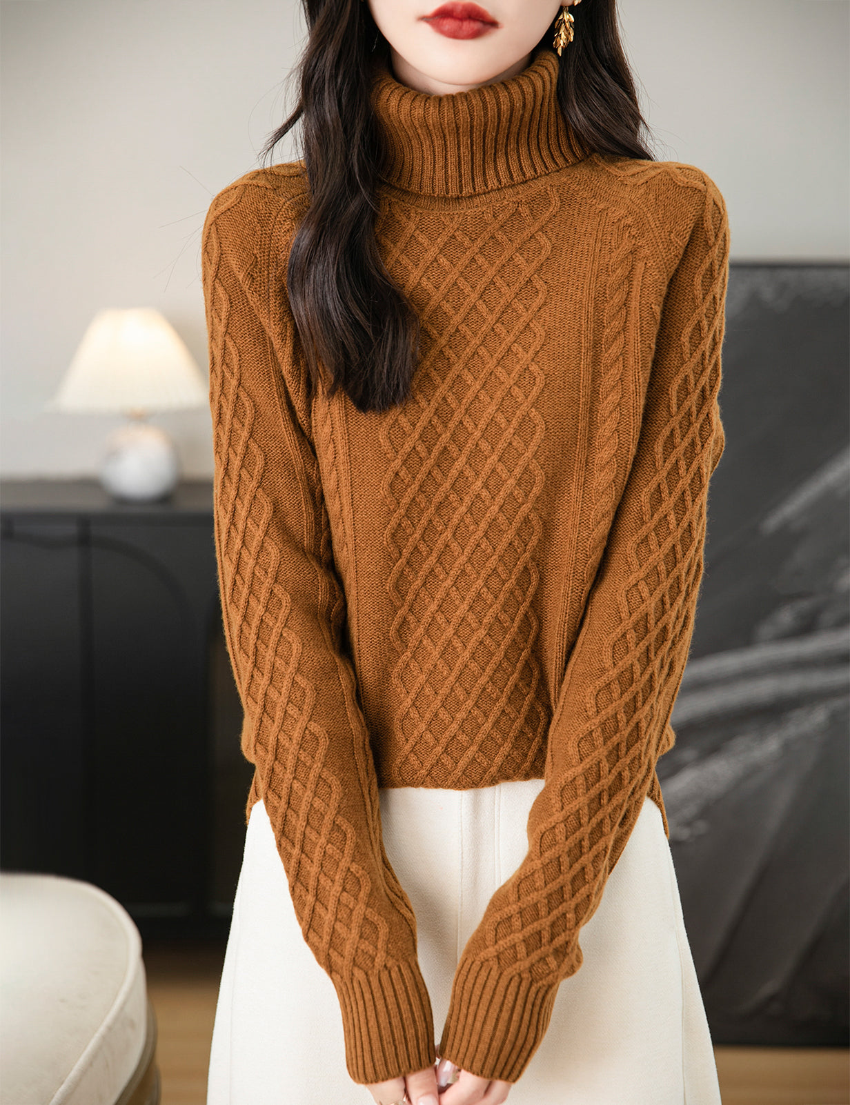 Jenny Woman Turtleneck Sweater