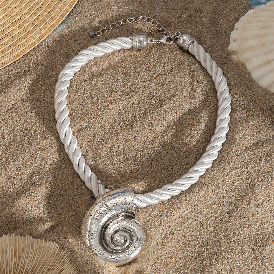 Cindy Big Conch Snail Pendant Choker Necklace