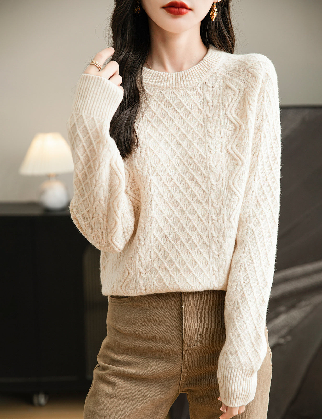 Nicole Woman O Neck Long Sleeve Sweater