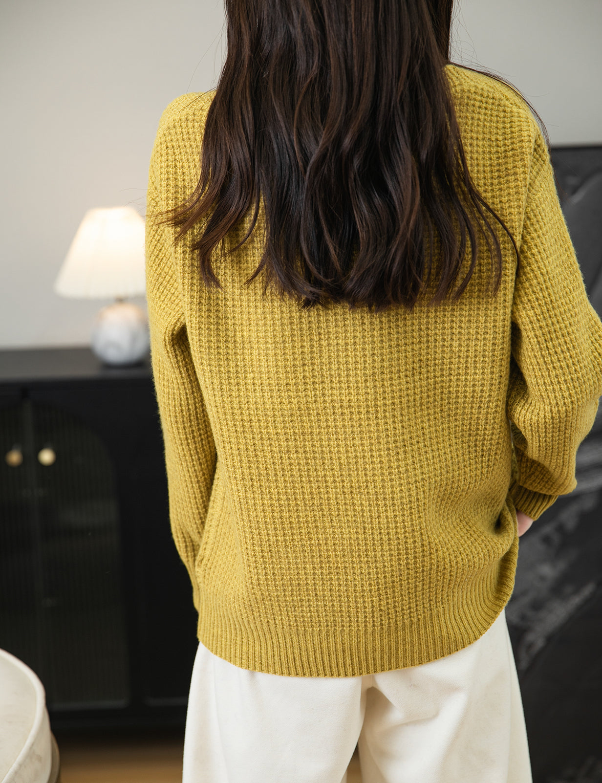 Peggy Woman V Neck Long Sleeve Sweater