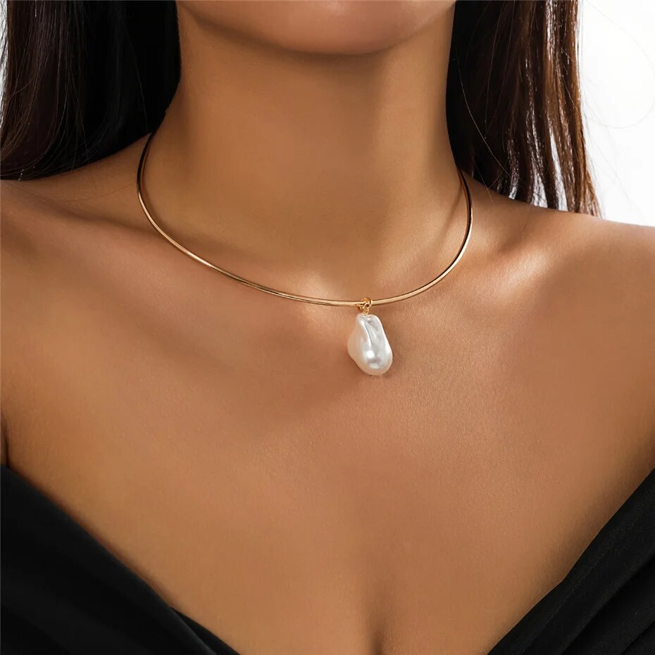Nicole Pearl Pendant Torques Choker Necklace