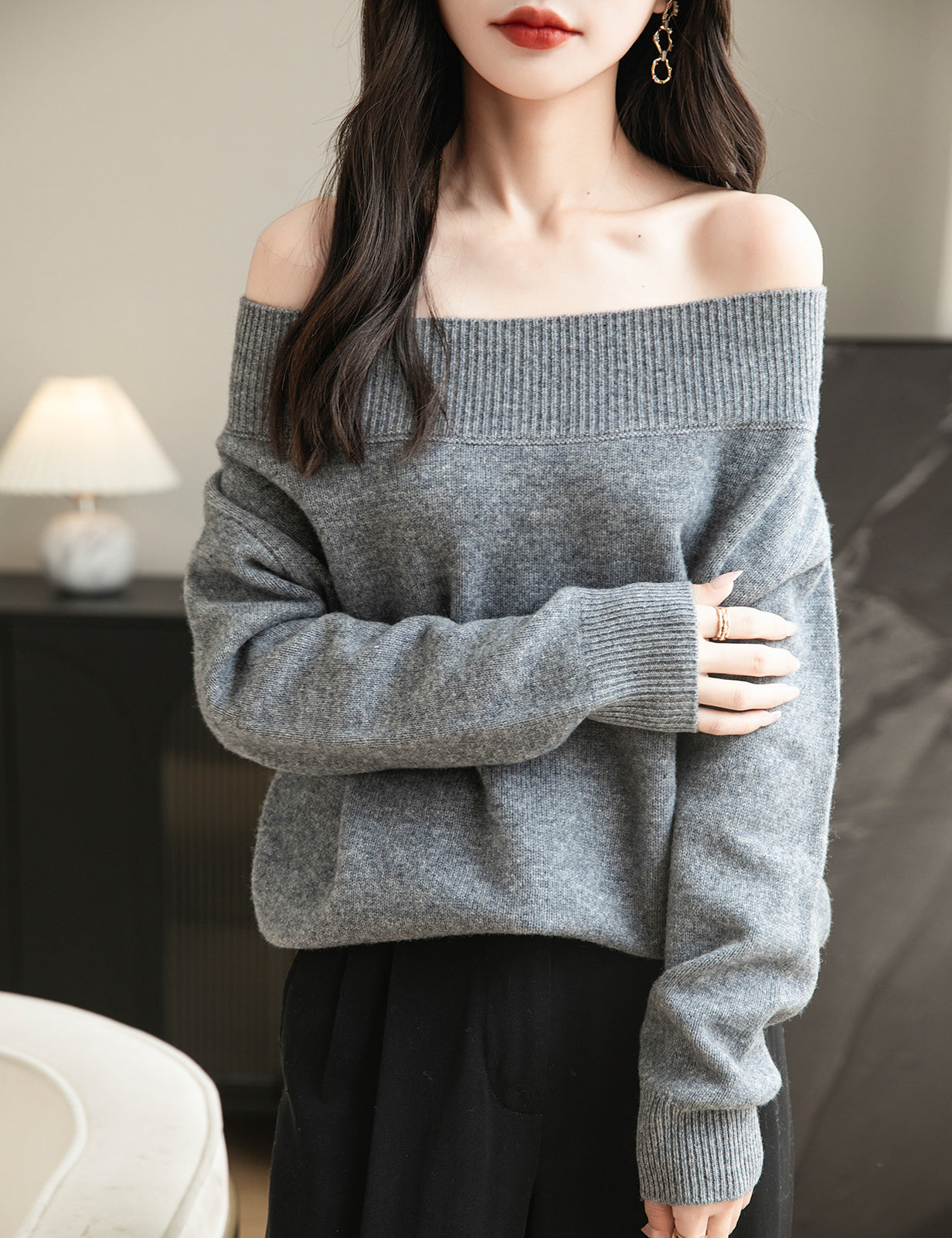 Patsy Woman Off Shoulder Long Sleeve Sweater