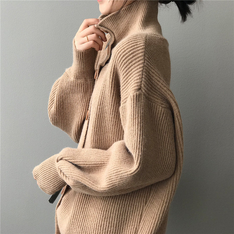 Kathy Woman Turtle Neck Sweater