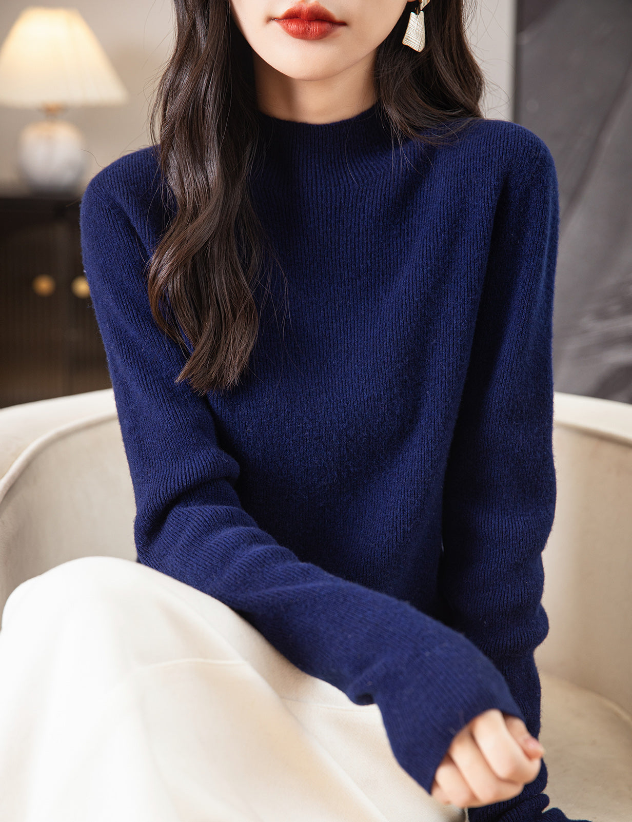 Victoria Woman Long Sleeve Knitted Sweater