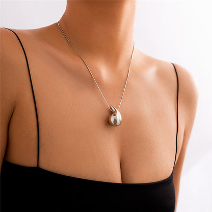 Yvonne Beans Pea Pendant Choker Necklace