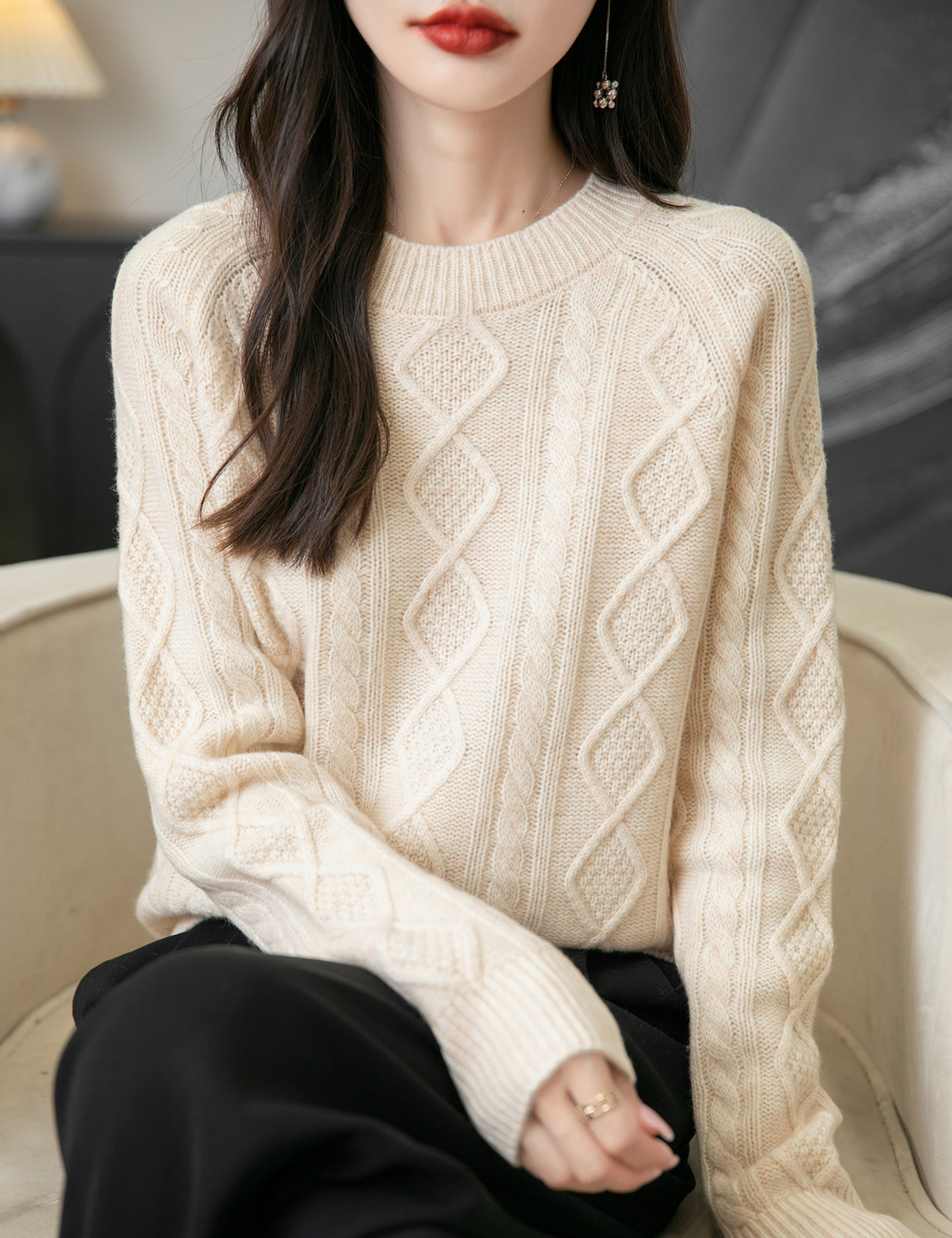 Nancy Woman O Neck Long Sleeve Sweater