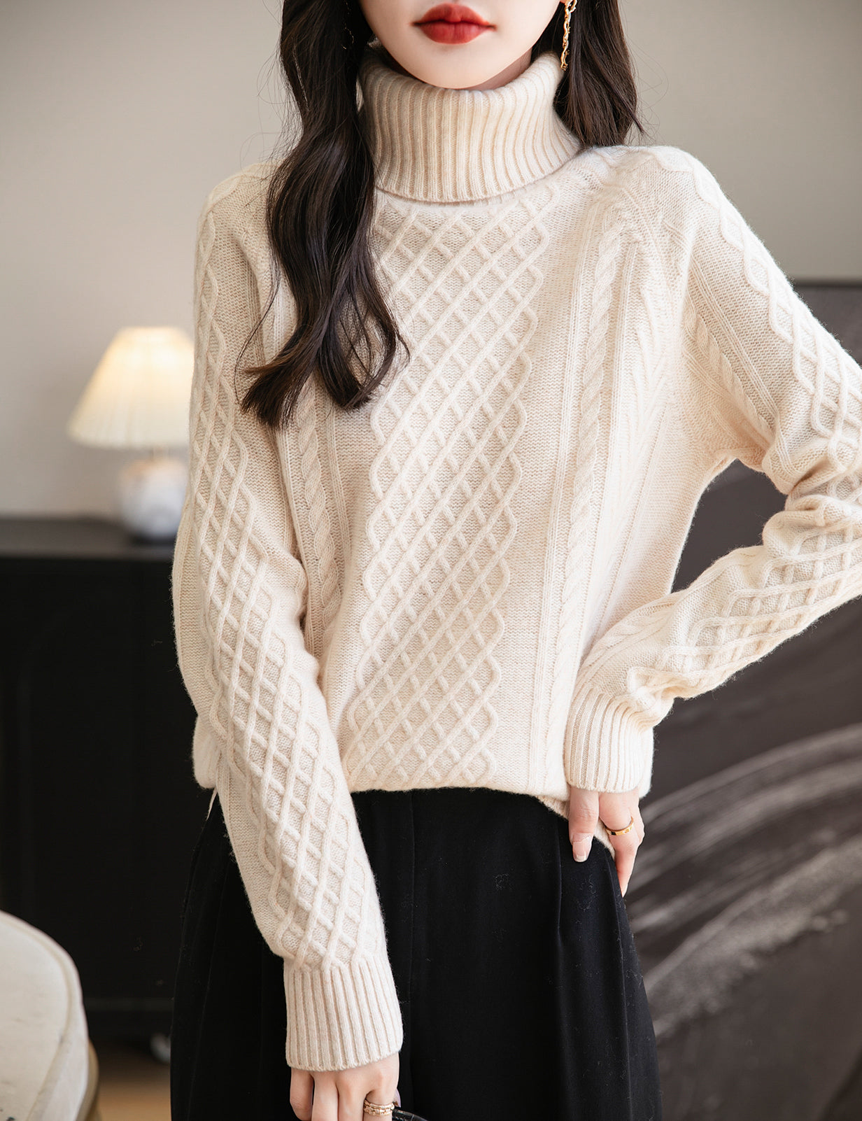 Jenny Woman Turtleneck Sweater