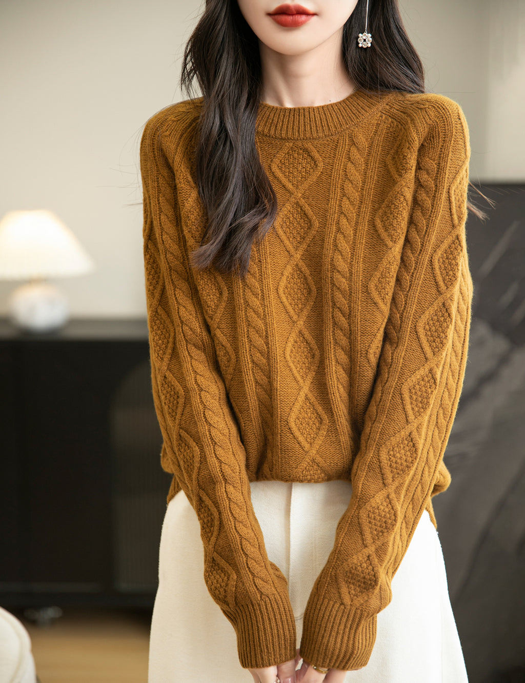 Nancy Woman O Neck Long Sleeve Sweater