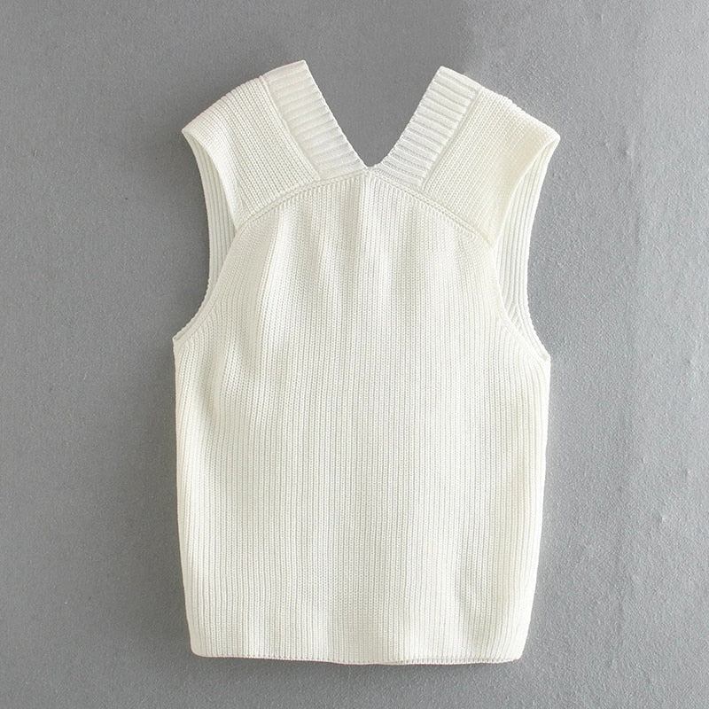 Anna White Sweater Vest Outfit