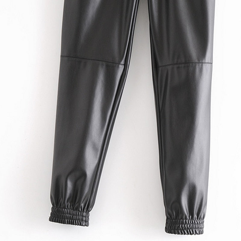 Elise Pu Leather Pockets Pants Outfit