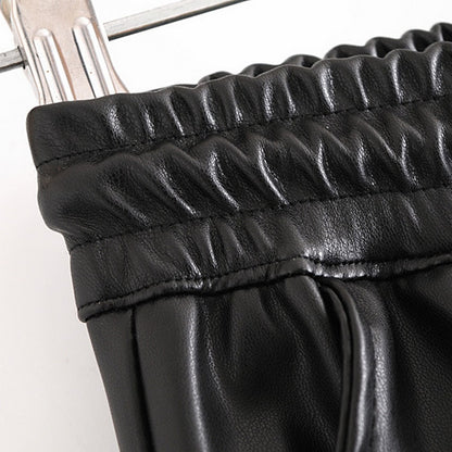 Elise Pu Leather Pockets Pants Outfit