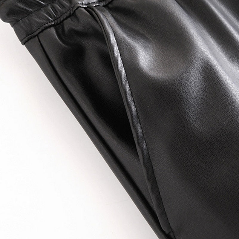 Elise Pu Leather Pockets Pants Outfit